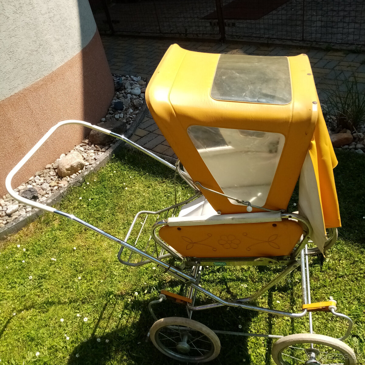 Prodám starý kočárek pro děti Libertu - sporťák- slídová okn - 4