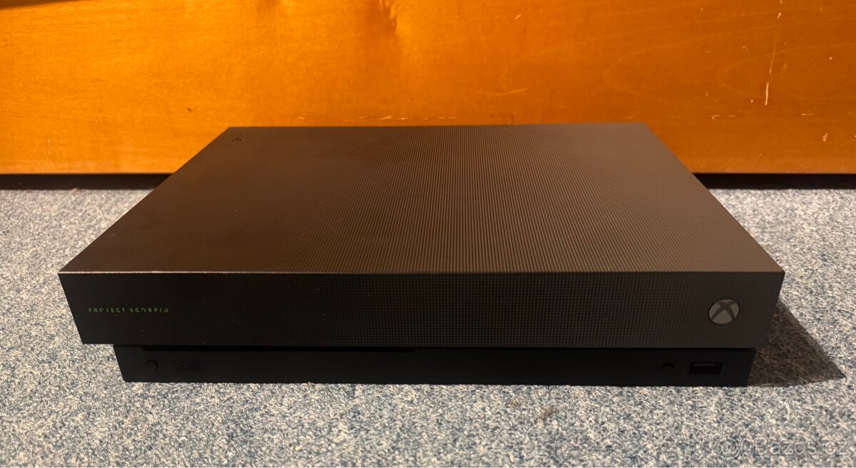 Prodám xbox one X 1tb limit edice scorpio + controller - 4