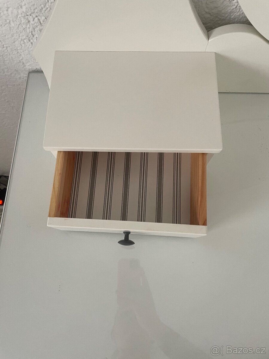 Kosmetický stolek IKEA - 4