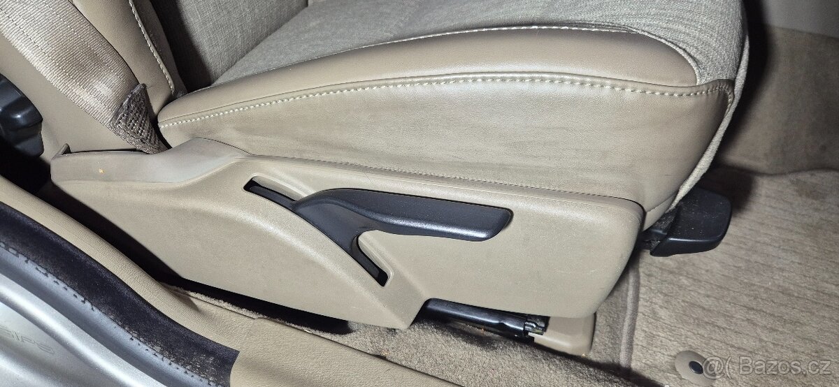 Sedačky Volvo XC70 P3 - 4