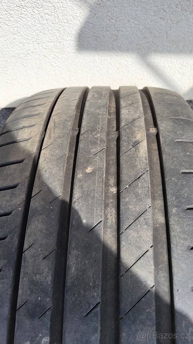 Pneu 225/35 R19 - 4