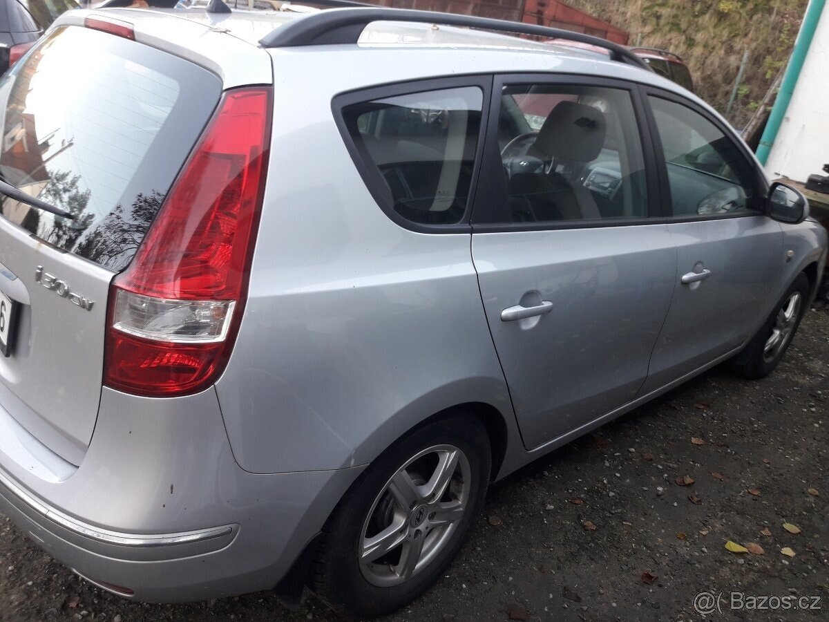 Hyundai i30 combi 2009 1.4 na ND - 4