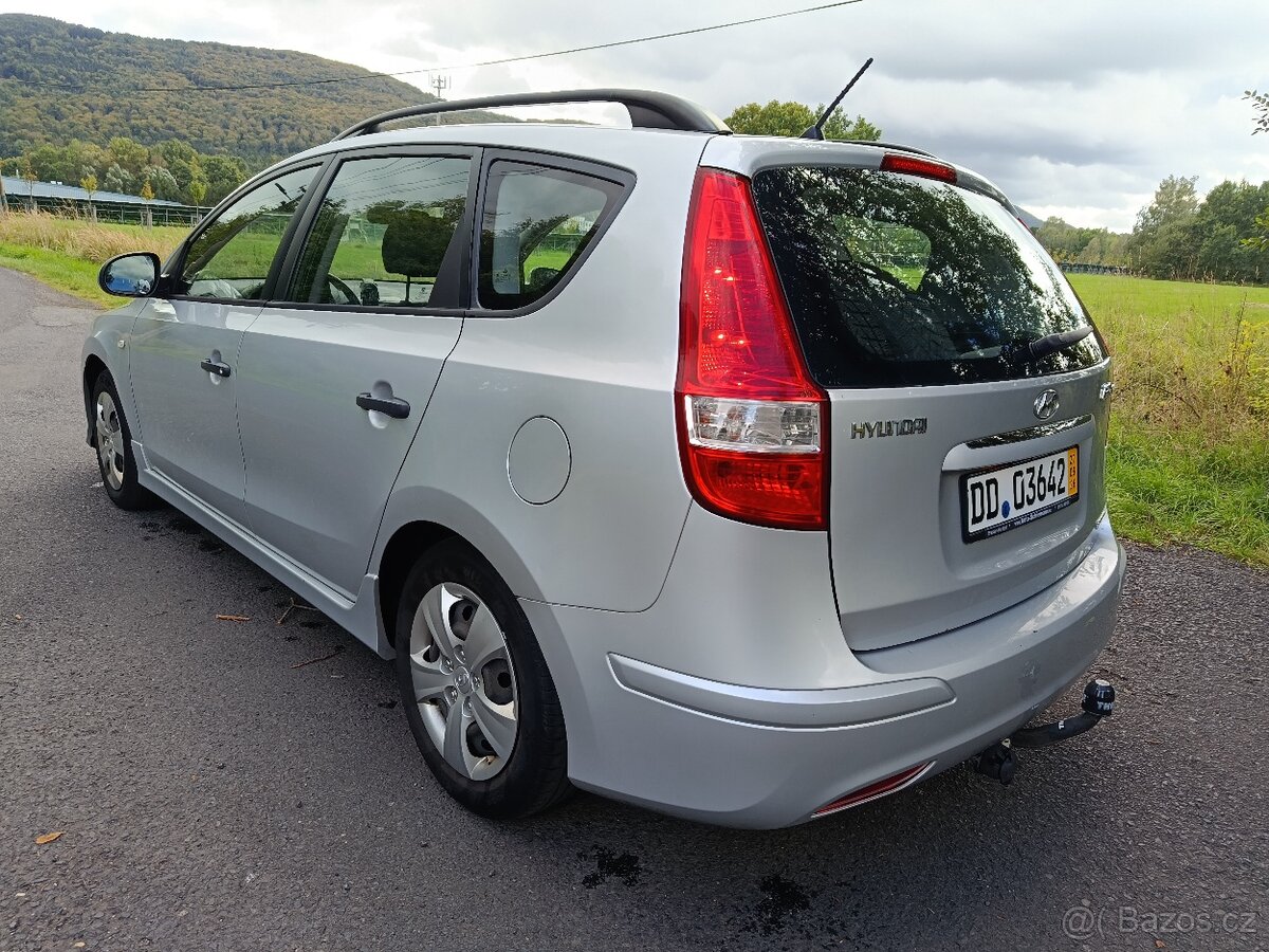 Hyundai i30 CW 1.6 CRDi - 4