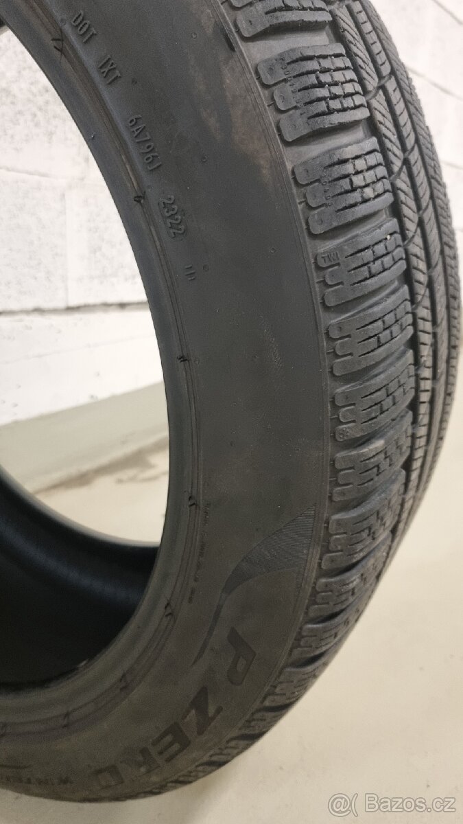 Pirelli P Zero Winter 255/45/20 - 4