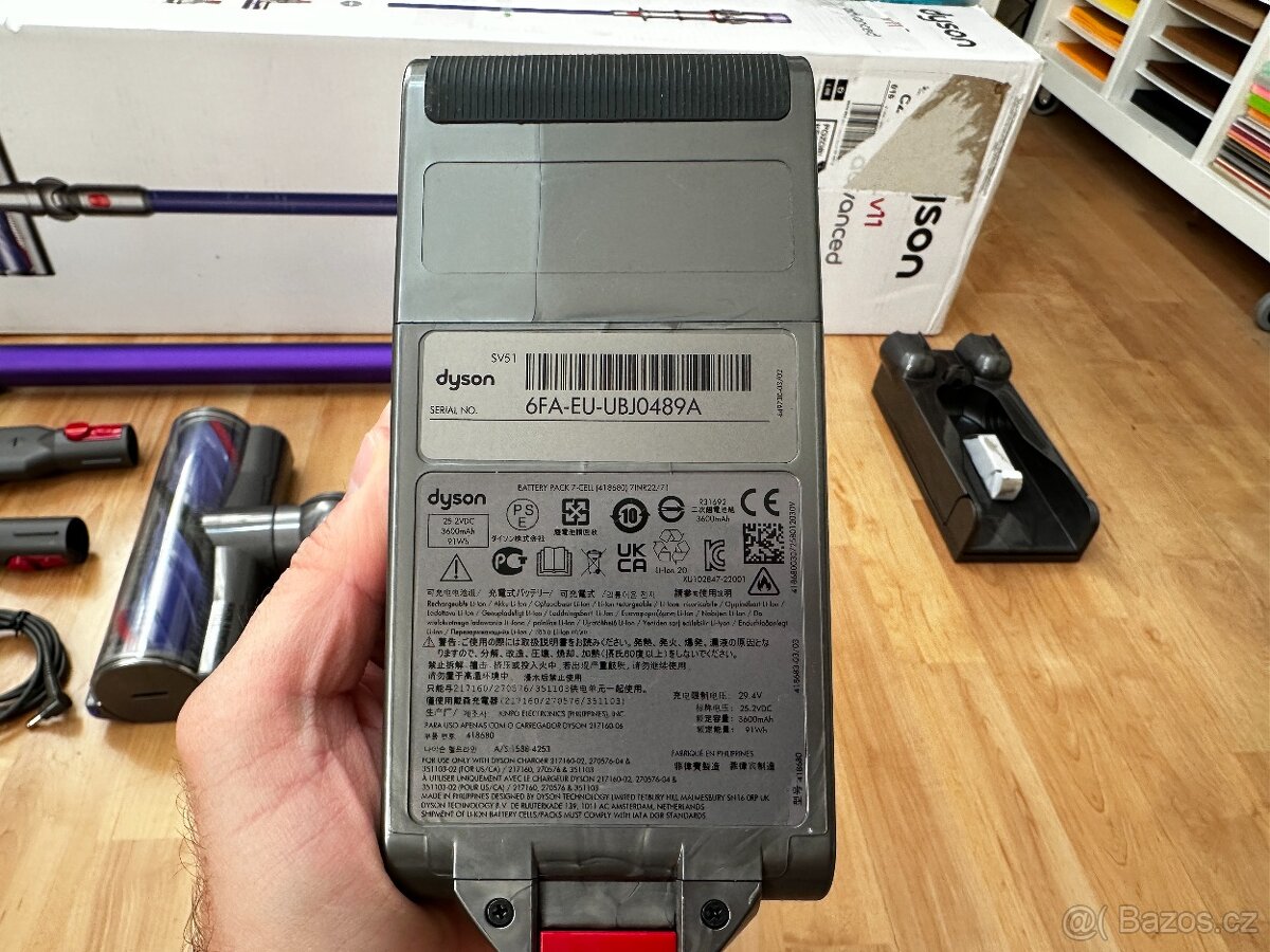 Dyson V11 Advanced - jen vyzkoušený - 4