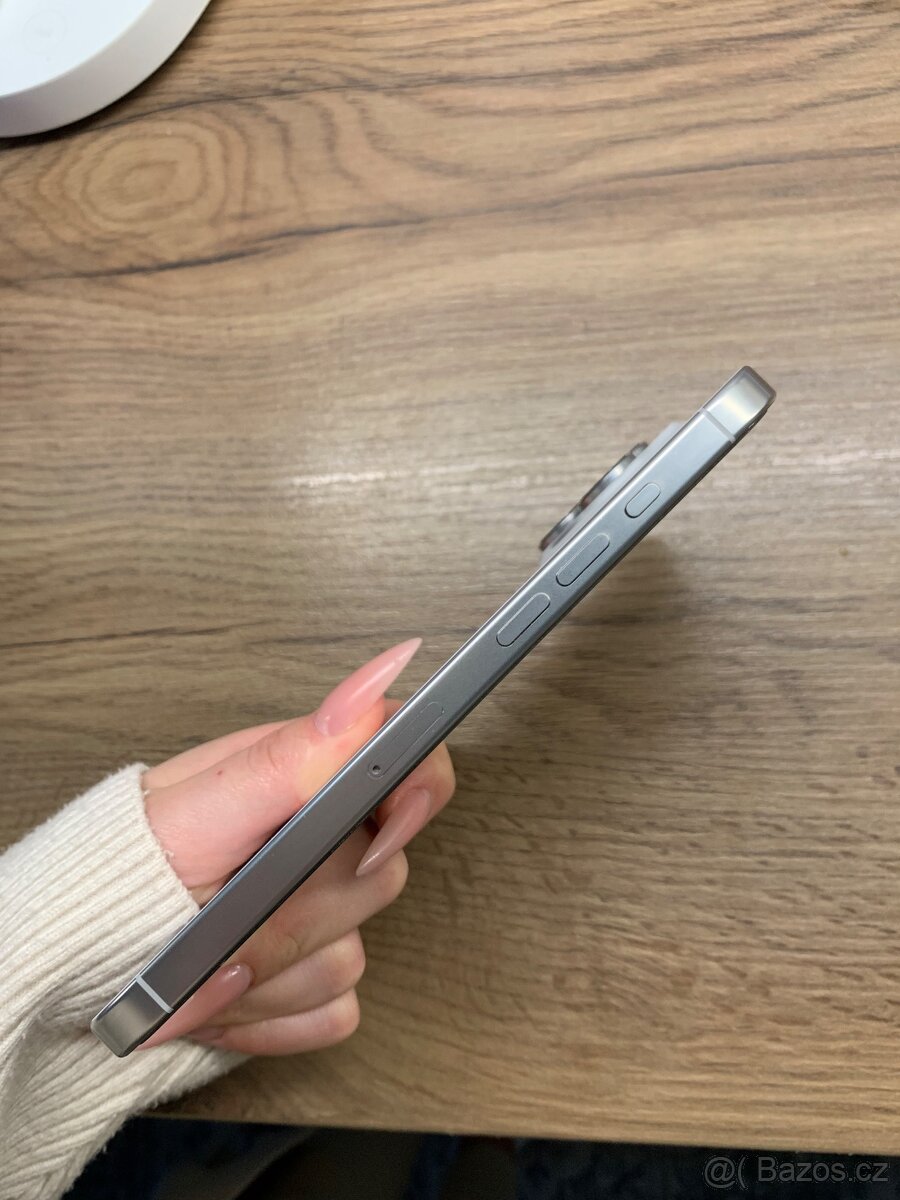 iPhone 16 Pro Max 256 GB - 4