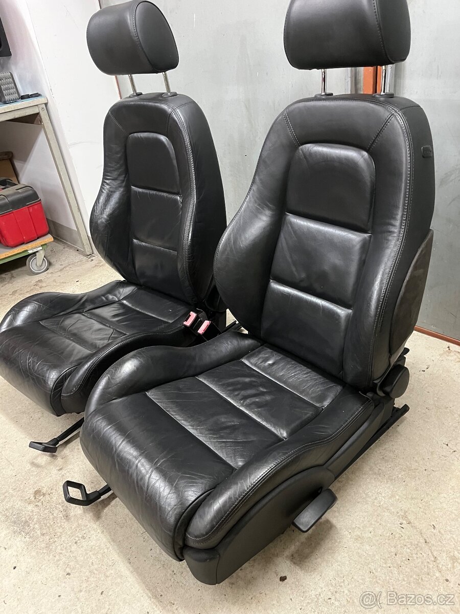 Sedačky Audi TT 8N - 4