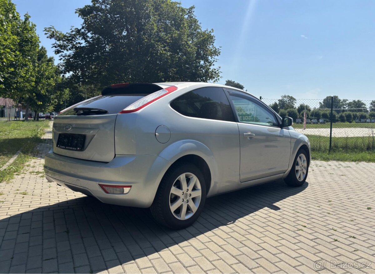 FORD FOCUS 1.6 77 KW AMBIENTE - BENZÍN - 3 DVEŘOVÝ HATCHBACK - 4