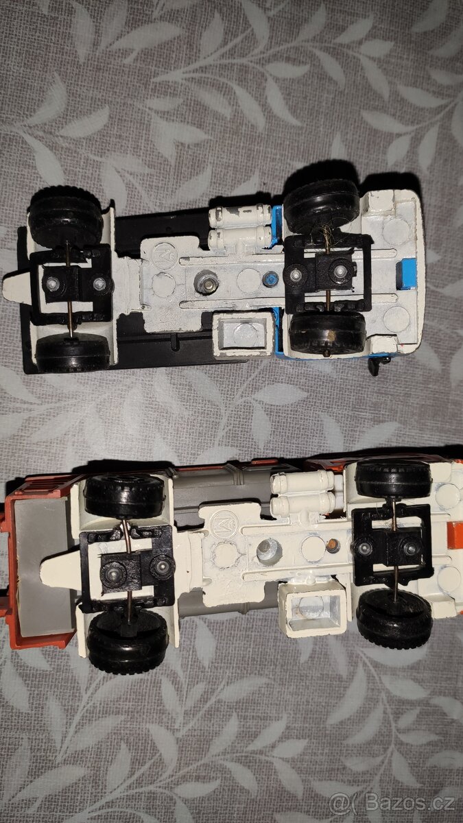 kovová autíčka mercedes - 4