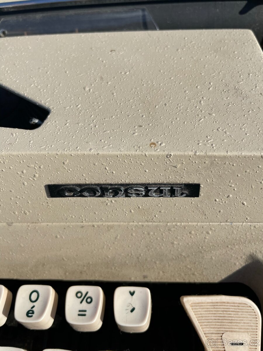 Kufříkový psací stroj Consul 222.2 - 4