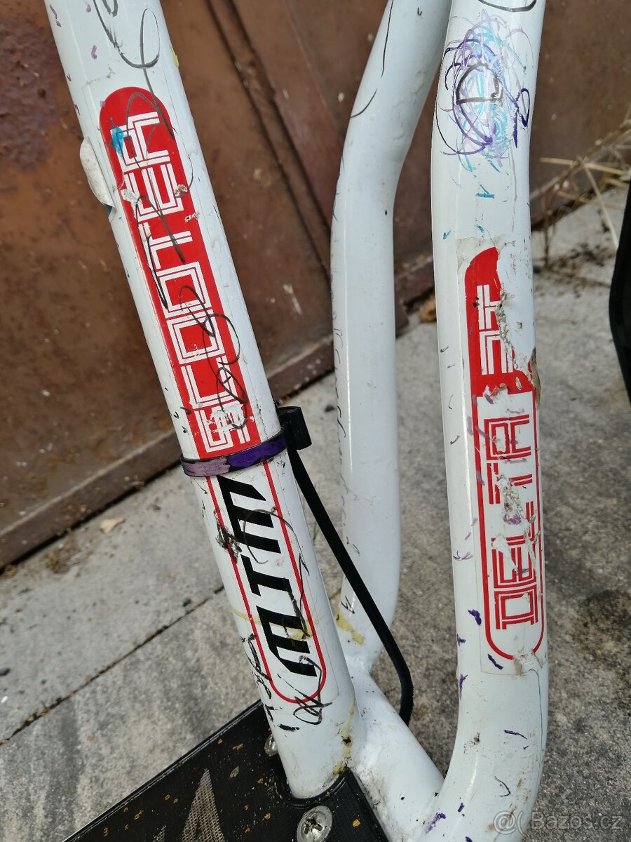 koloběžka 12" MTM Scooter Delta - 4