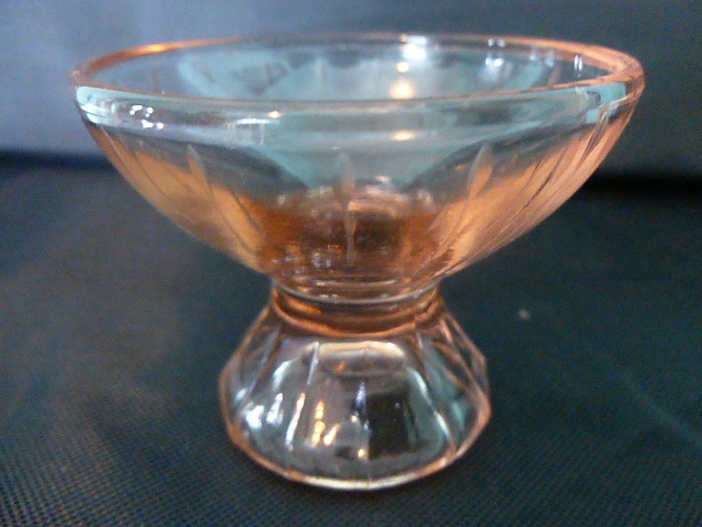 POHÁRKY- RŮŽOVÉ SKLO č.15 - 4