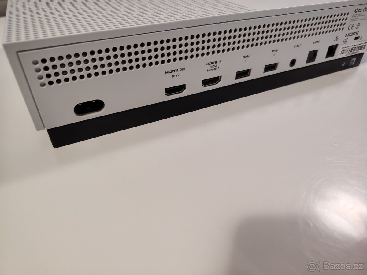 XBOX ONE S 1TB TOP - 4