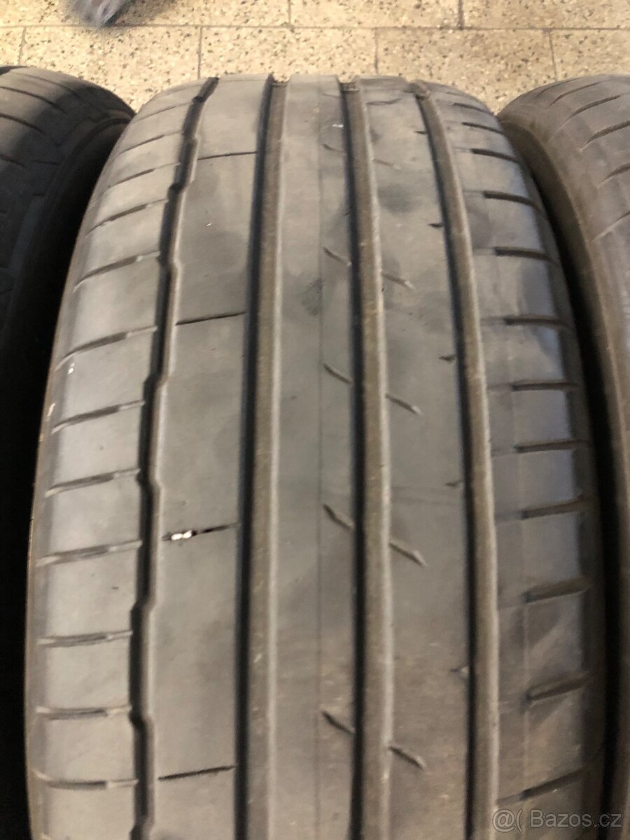 235/55/18 prodám letní sadu pneu - 4