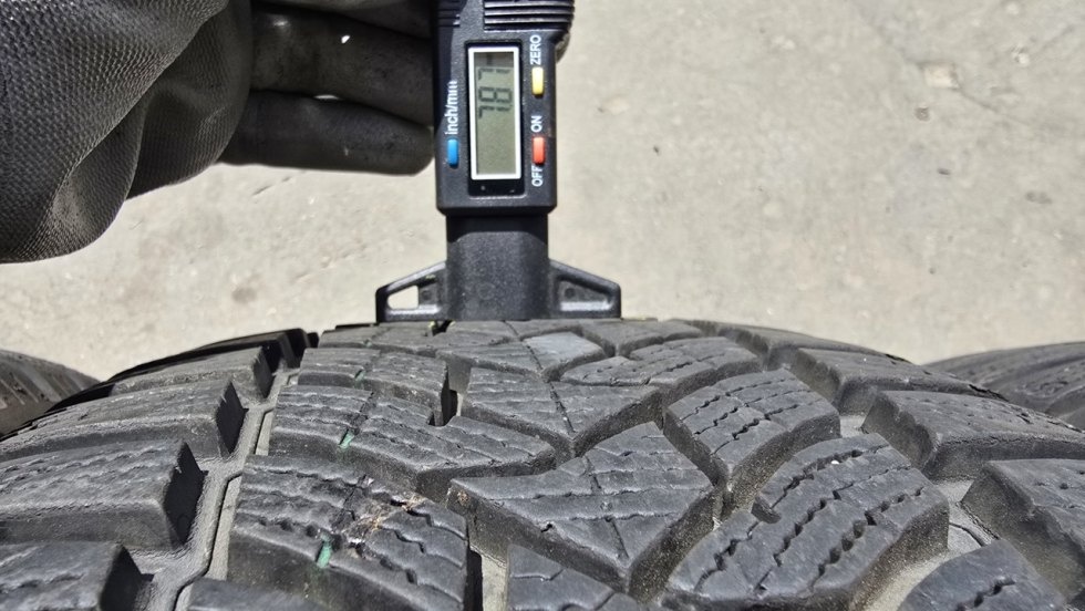 Zimní pneu 215/55/16 Dunlop - 4