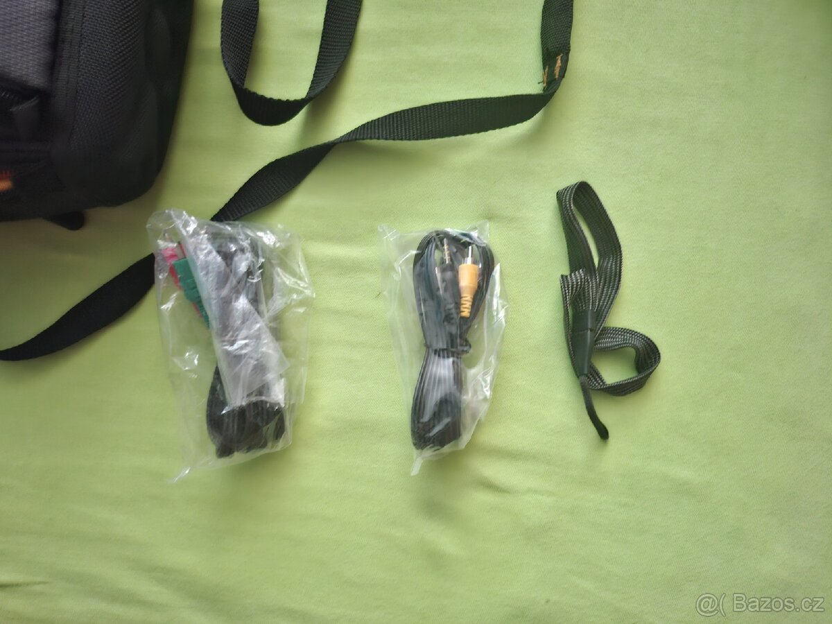 Canon LEGRIA HF200 - 4