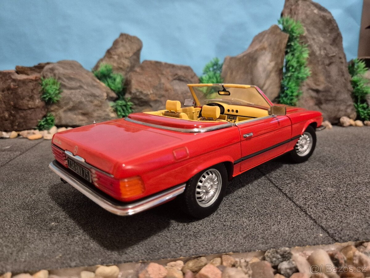 Prodám model 1:18 Mercedes Benz 350 SL - 4