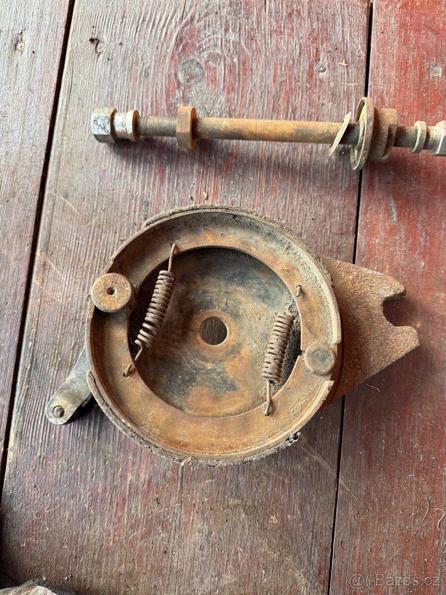 DKW - brzdový štít a osa. - 4