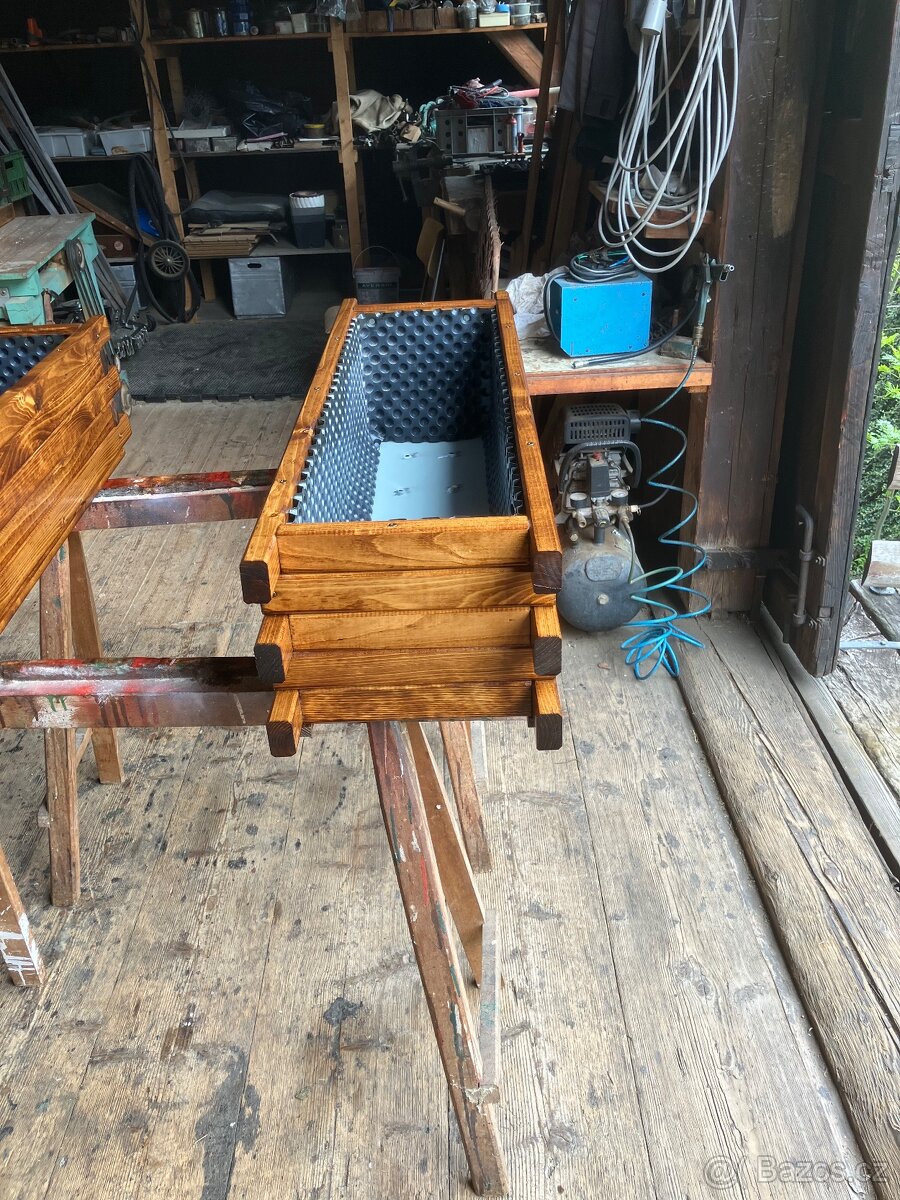 Dřevěný truhlík - 4