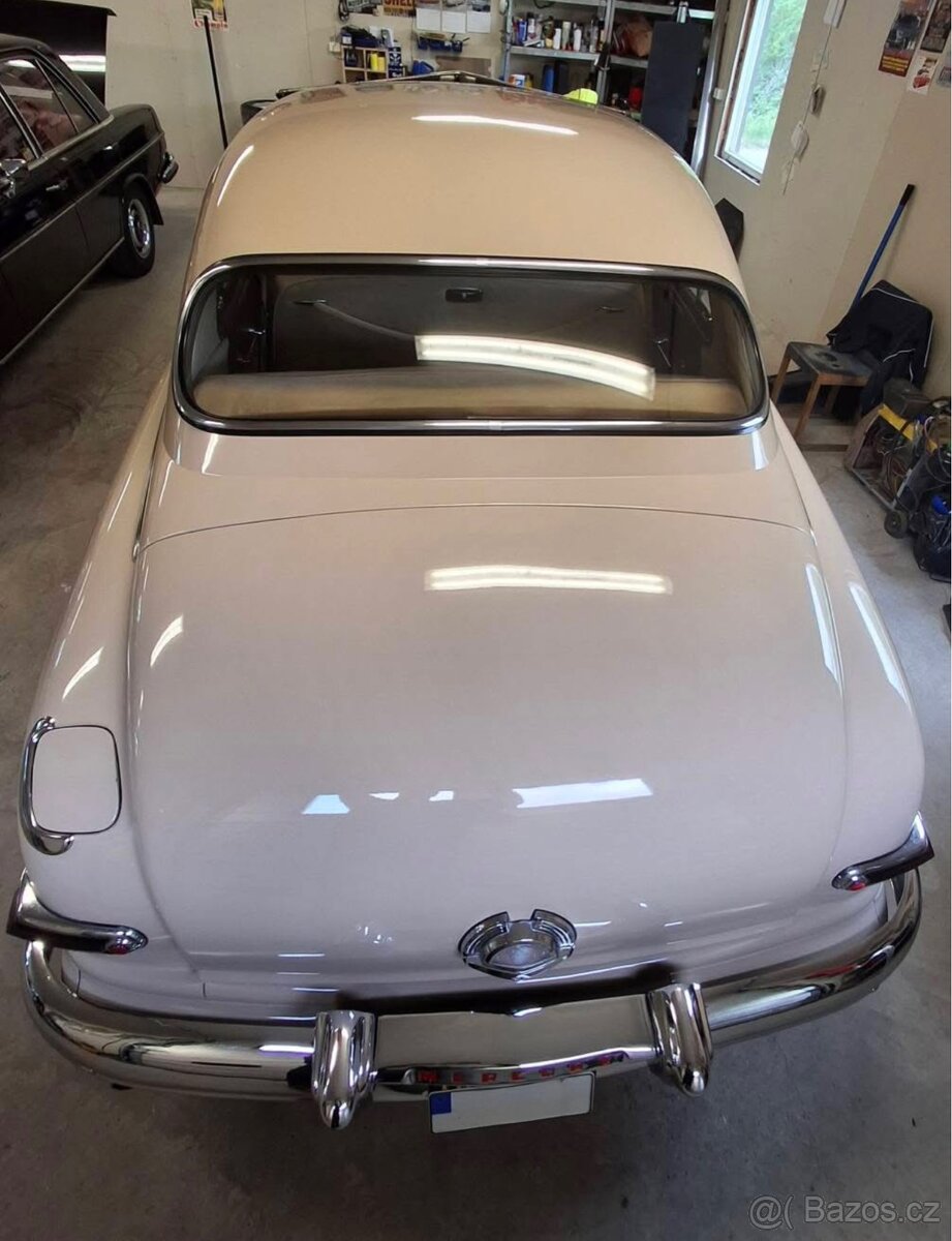 1950 Mercury Eight Sport Sedan - 4