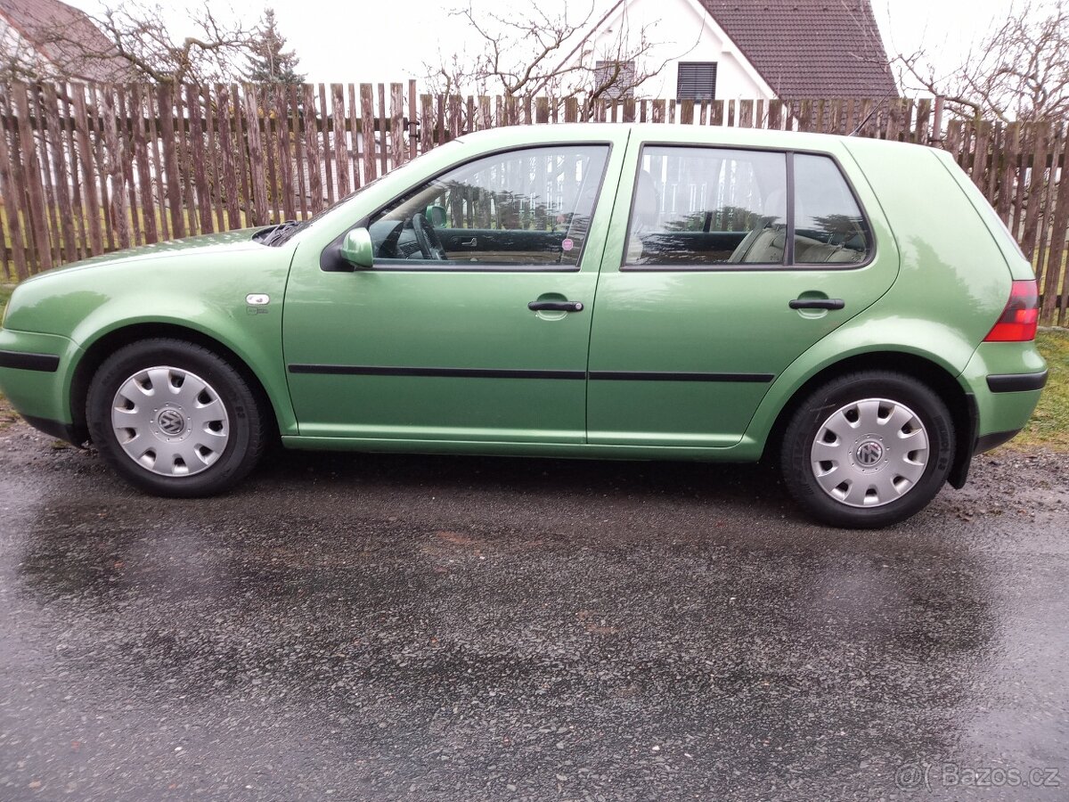 VW Golf 1,4 16V Nová STK - 4