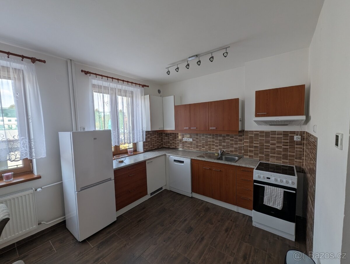 Pronájem bytu 2+1 58 m² Letonice - 4