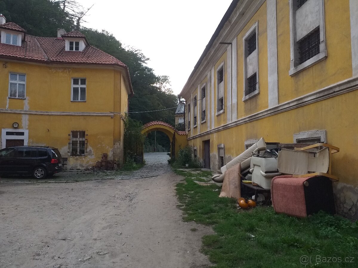 Pronájem skladu 200 m² - 4