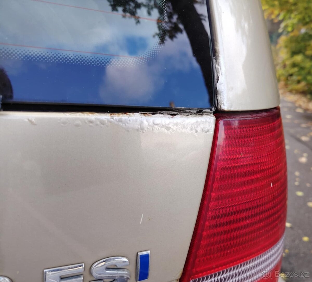 prodám 5.vrata na VW Golf 4 Variant a VW Bora Variant - 4