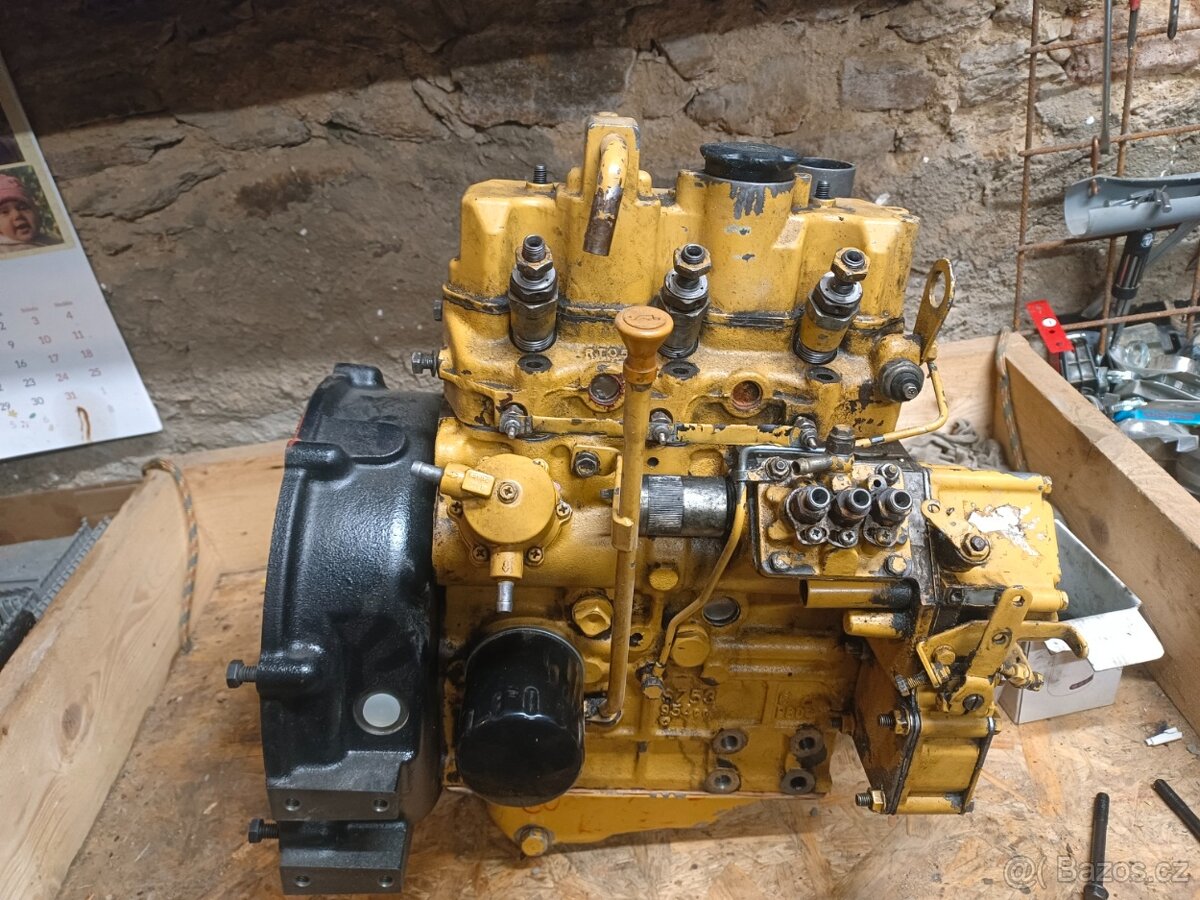 Motor CAT (Perkins) 3003, (CAT 301.8) - 4