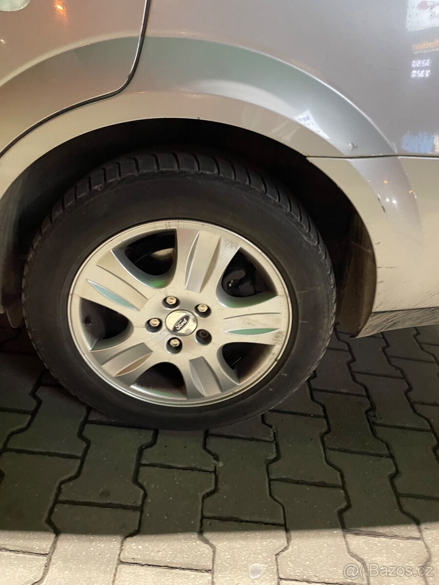 Prodám Ford Mondeo 2.0i - 4