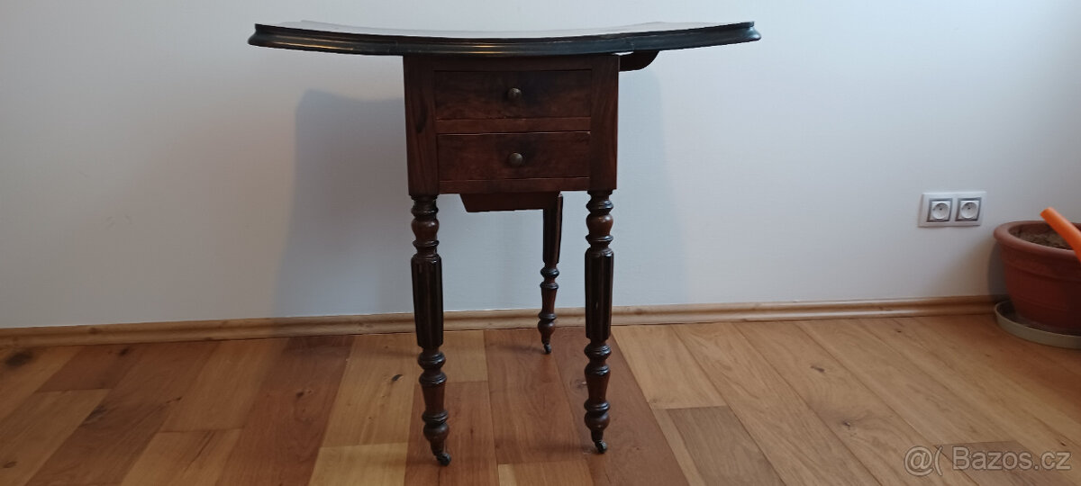 šicí stolek - 4
