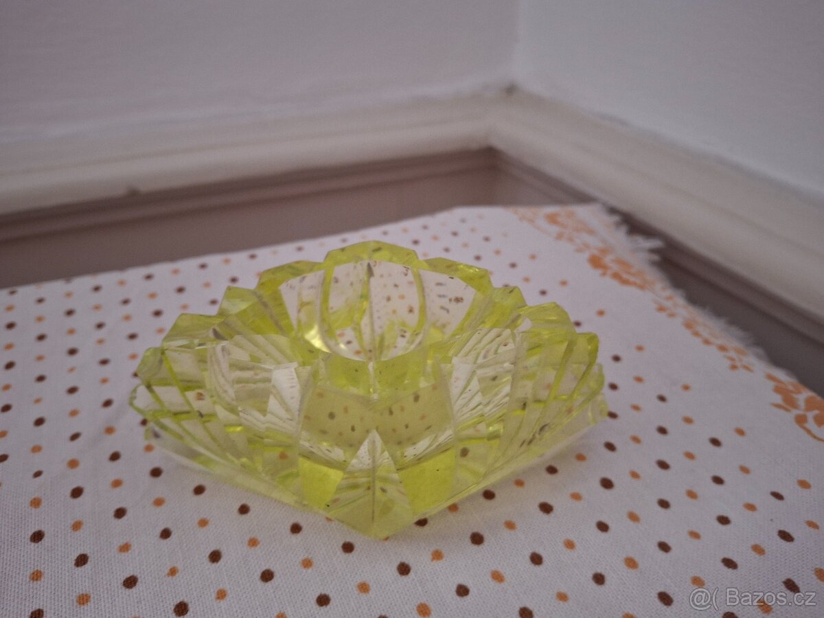 Popelník citrínové sklo. - 4