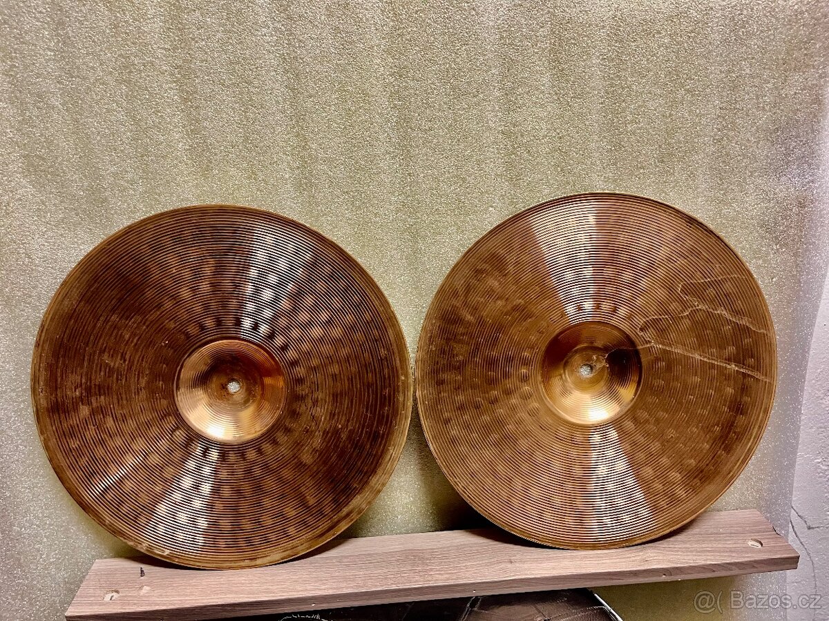 Meinl 14" hi hat. - 4
