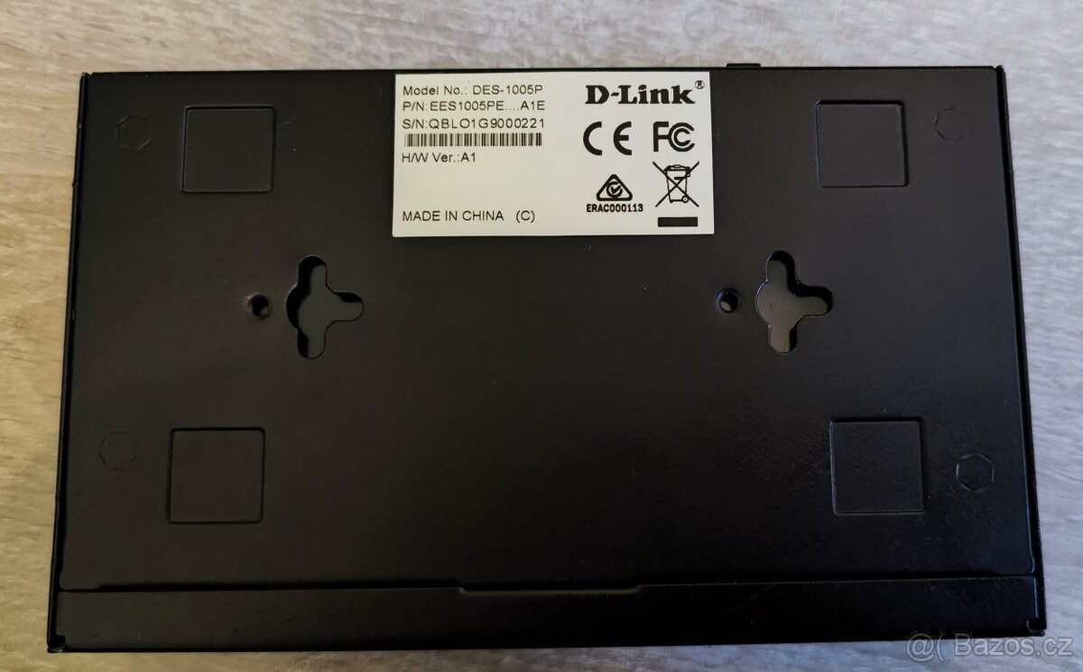 D-Link DES-1005P PoE 100mb switch - 4