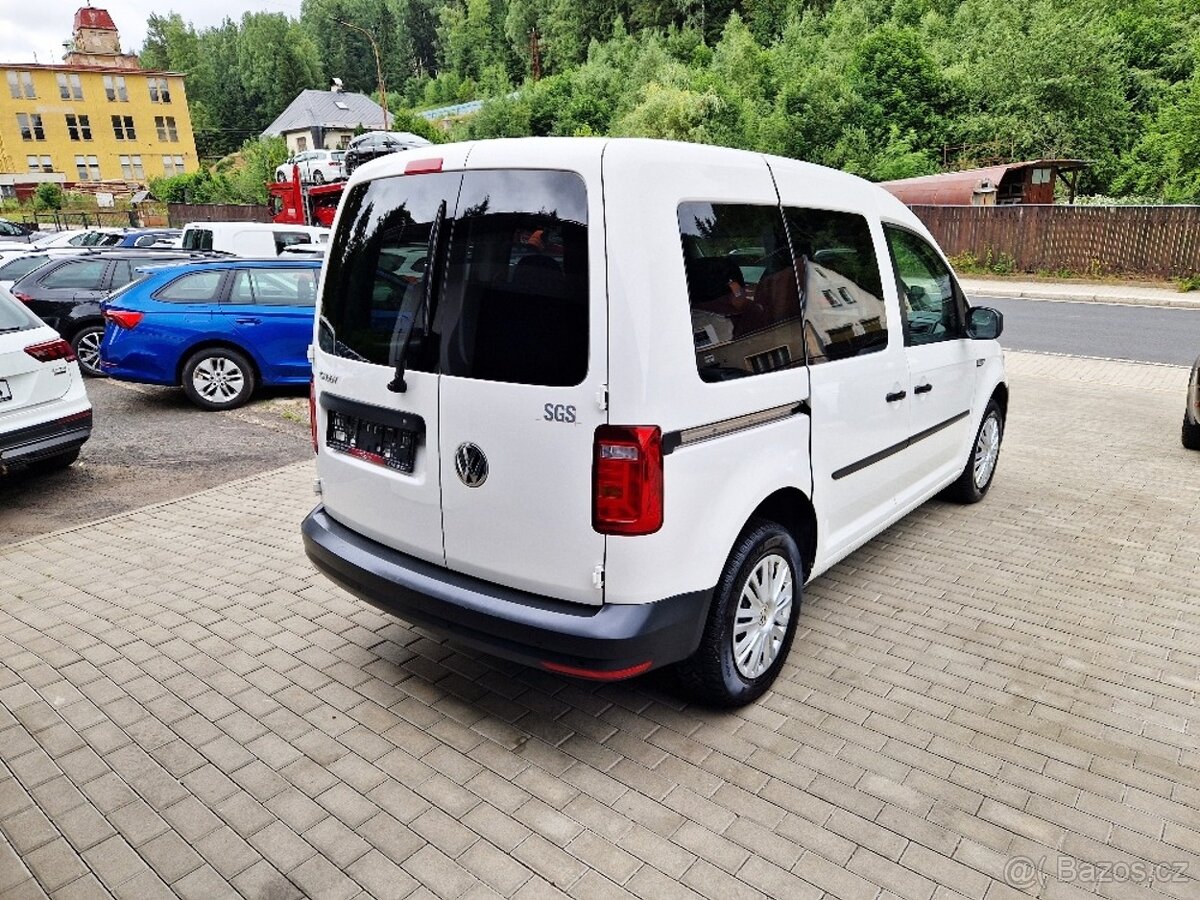 VW CADDY, 2.0 TDi, plný servis, 5 míst, NAVI - 4