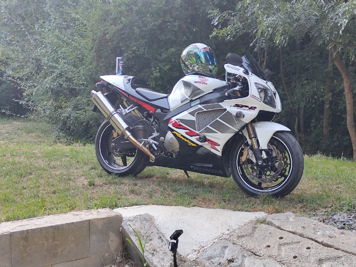 Honda VTR SP2 2005 USA verze - 4