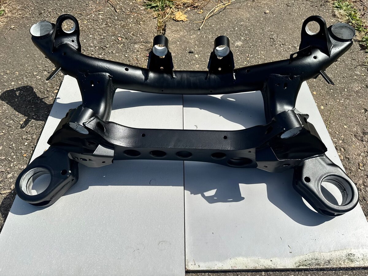 Zadní nápravnice (klec) e90/e87 - 4