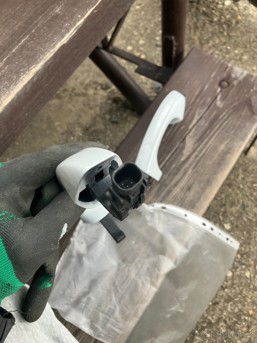 vnejsi klika dveri leva strana VW - 4