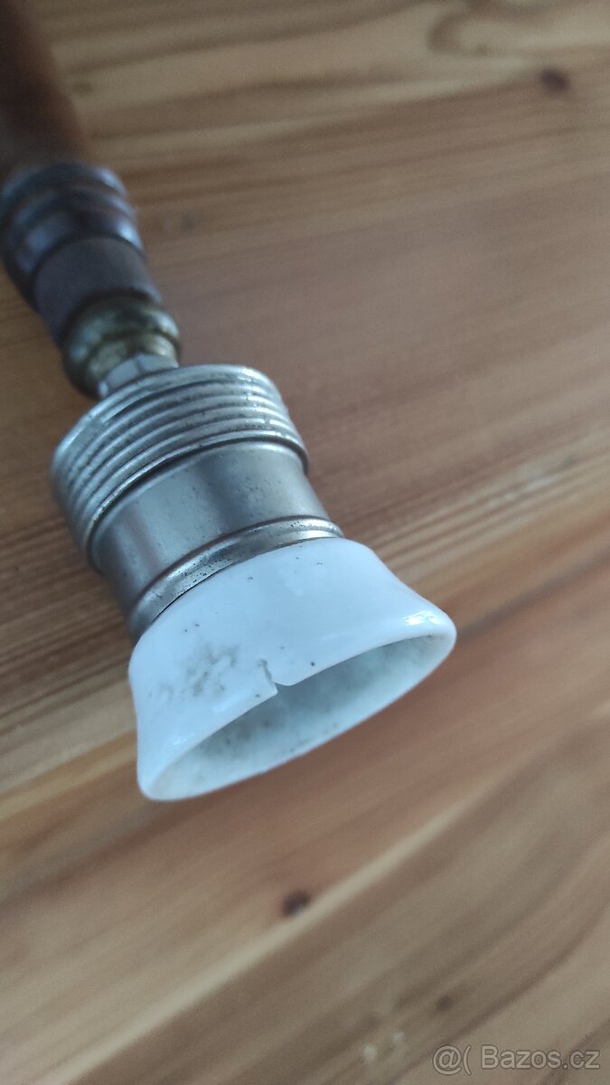 Součást staré lampy - 4