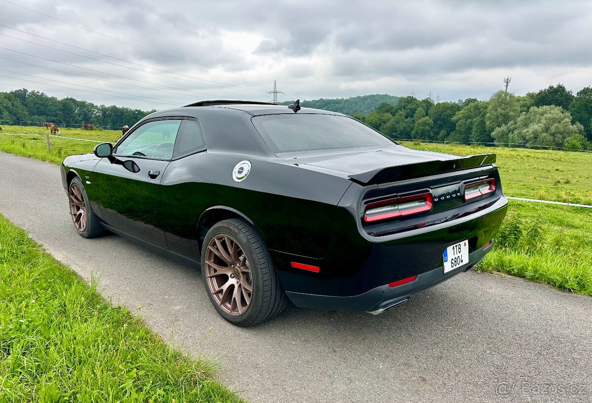 Dodge challenger 5.7 HEMI R/T - 4