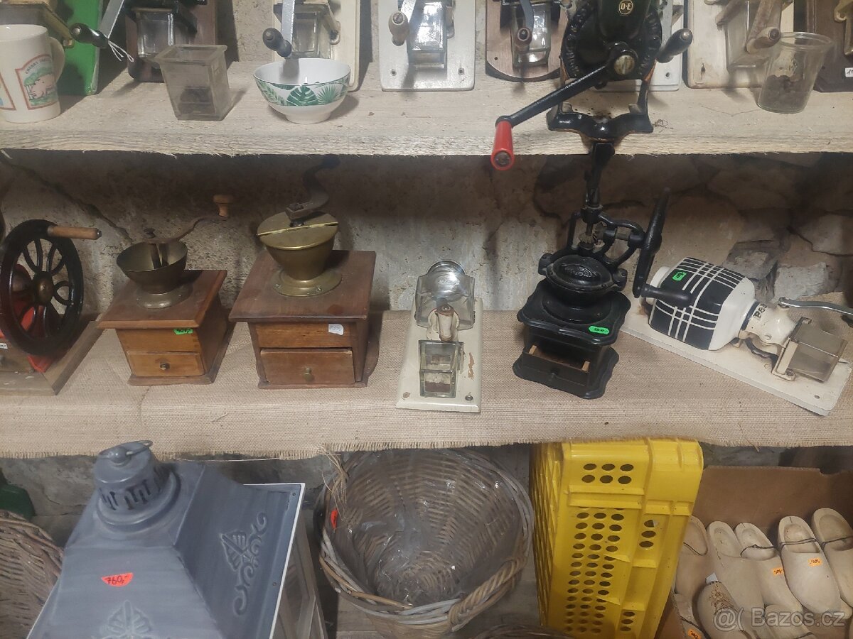 Starý PORCELANOVÝ MLÝNEK na kavu - 4