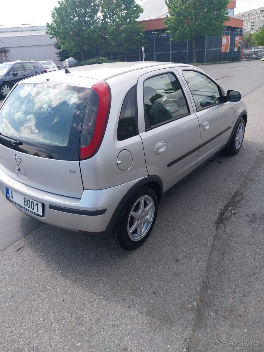 Opel Corsa 1,2i 173 000km - 4