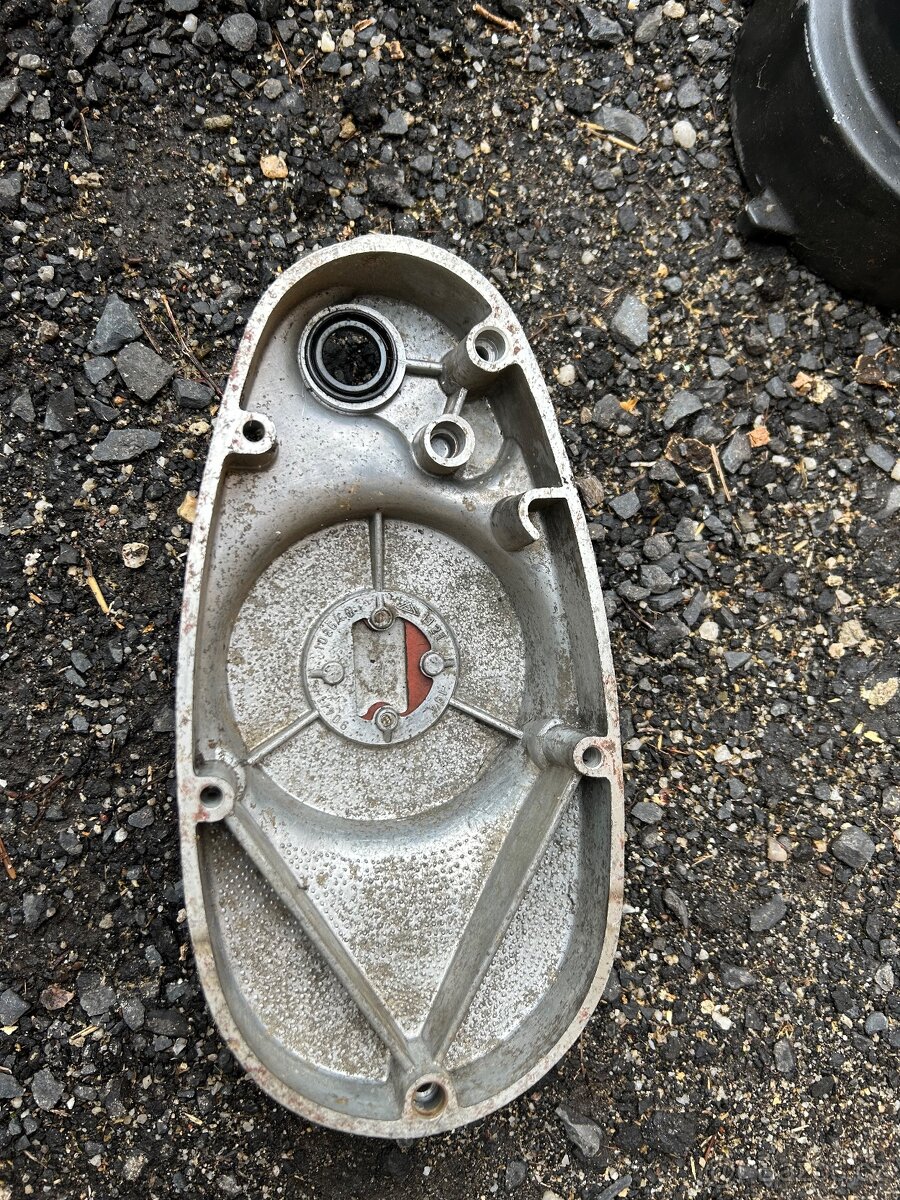 Motor Simson, víko - 4