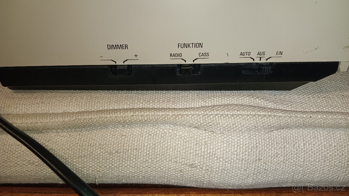 Prodám rádio cassette budík Zn.SABA - 4