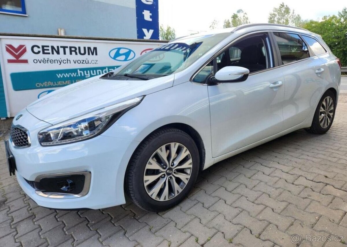 Kia Cee´d 1.6-NAVI-KAMERA-TOP VÝBAVA - 4