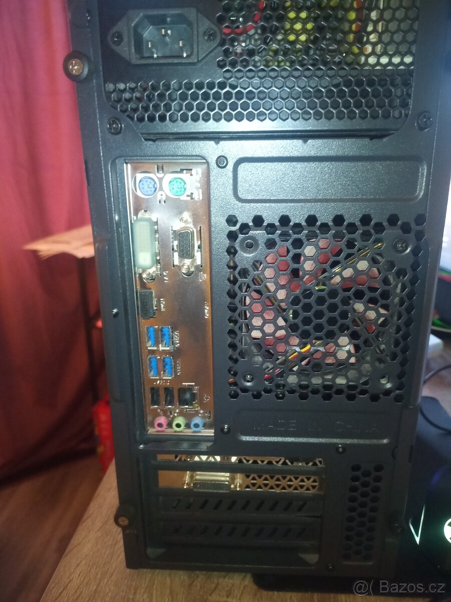 Prodám stolní PC s příslušenstvím. - 4