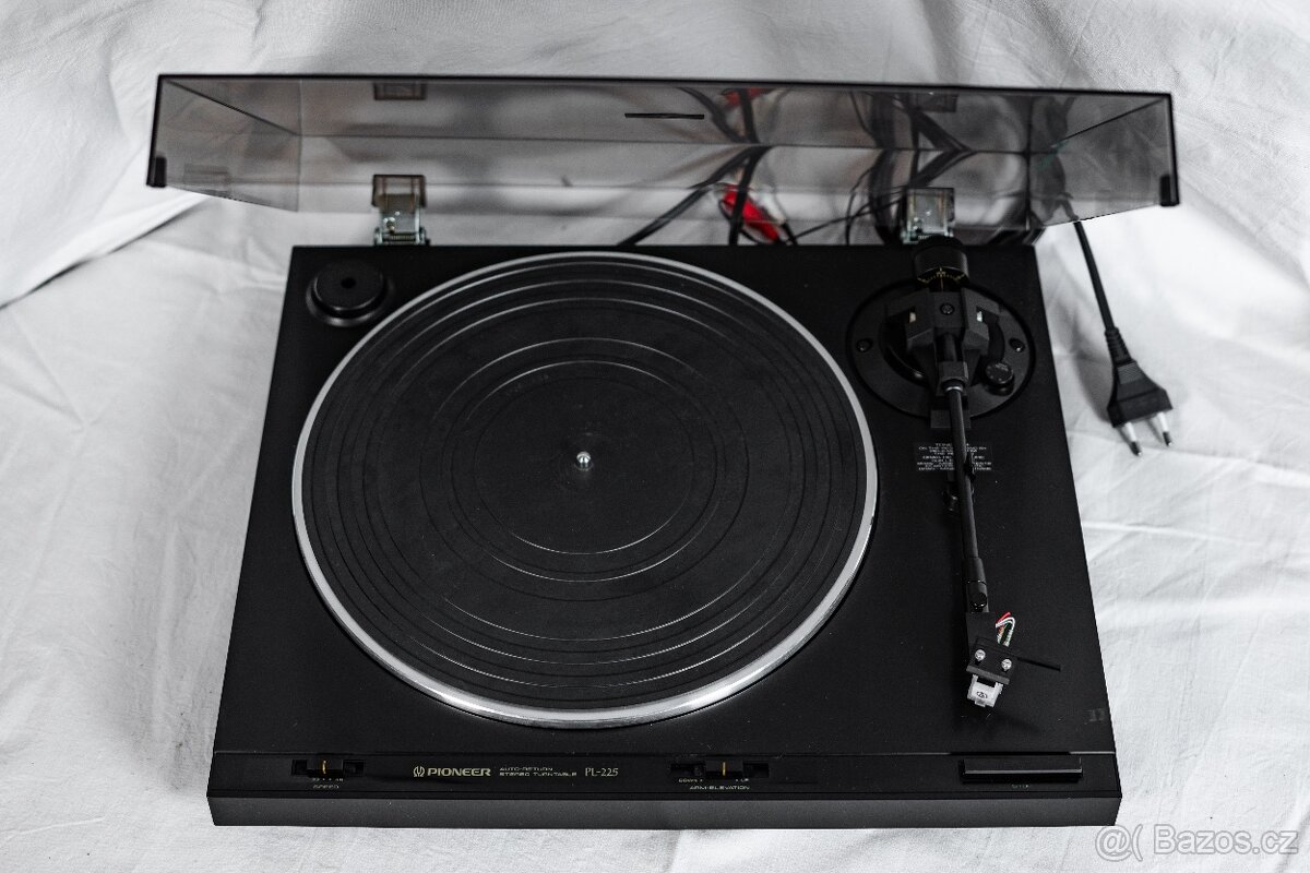 Gramofon PIONEER - 4