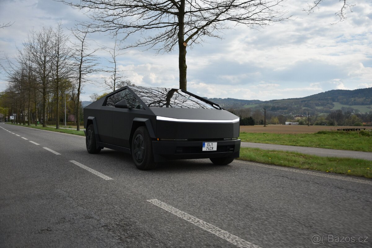 Tesla Cybertruck 2024 photo 4