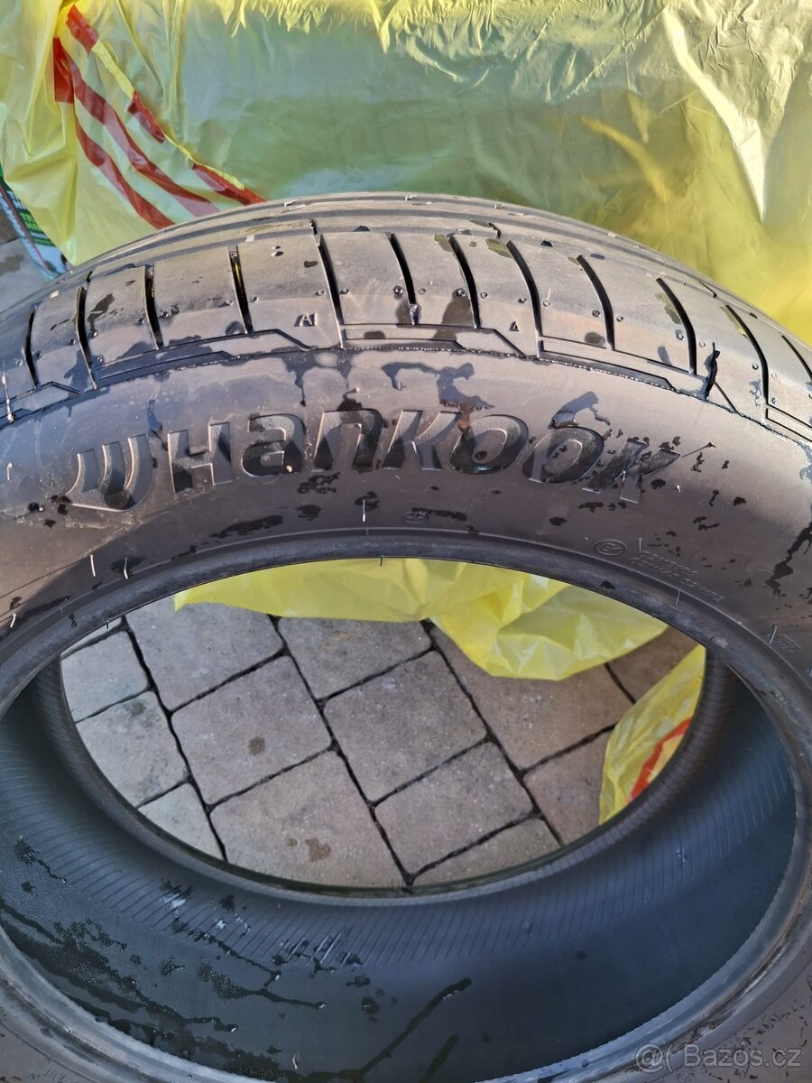 Pneu Hankook 235/55/R19 - 4