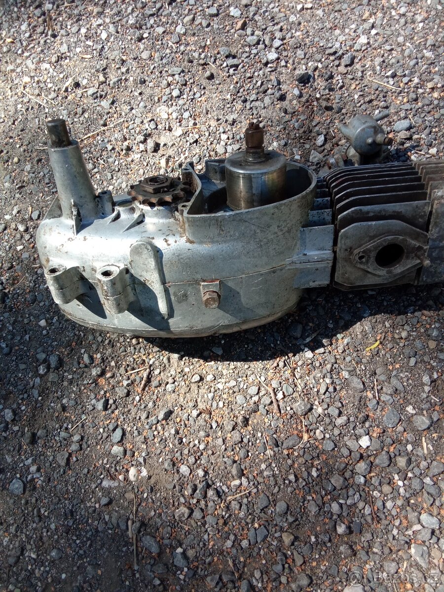 Jawa pionýr - motor - 4